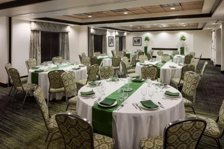 Hampton Inn & Suites Gainesville-Downtown