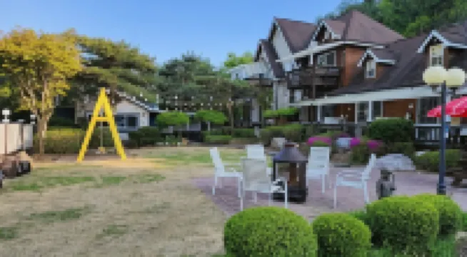 Pyeongchang Bench House Hotels near Country Herb Farm