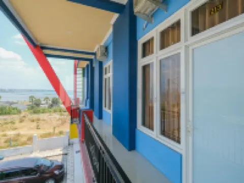 Grand Kencana Guesthouse Syariah near Wisata Bahari Lamongan Hotel di Paciran