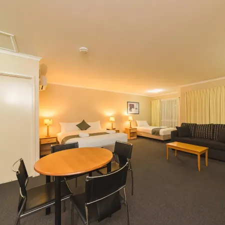 Harbour Sails Motor Inn