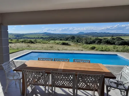 Nkonyeni Lodge & Golf Estate Отели в г. Манзини