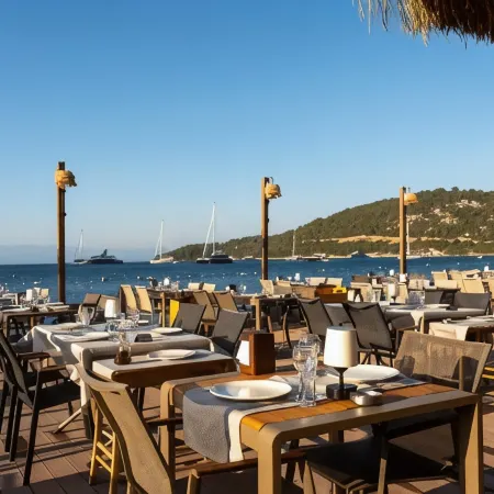 Daphnis Hotel