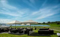 Hotel Warnow Отели в г. Росток