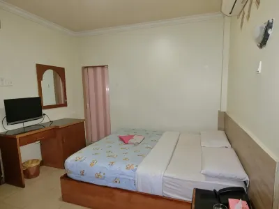 Hotel Super 888 Hotels near Tugu marine customs