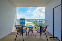 Seaview 3Bedroom Family Suite for 8p with Balcony