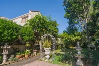 山嶺 79 號民宿 Golden Horse Golf Village附近的飯店