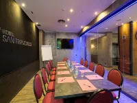 Hotel San Francisco Hotels near Piola Station