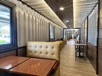 Aurora Villas and Cabin Resort Hotel di Mabalacat