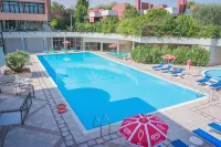 Hotel Holiday - Beach