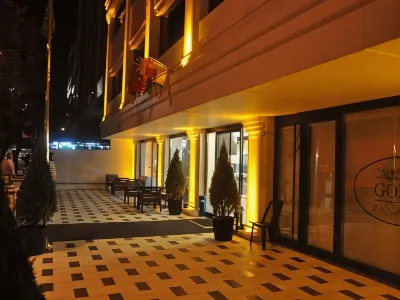 Golaz SUİT Otel Отели рядом с достопримечательностью «Кизилэйская площадь»