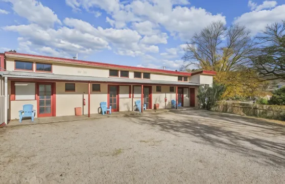 克羅尼爾汽車旅館