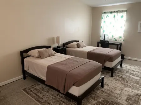 Sebastian Gardens Inn & Suites Отели в г. Микко