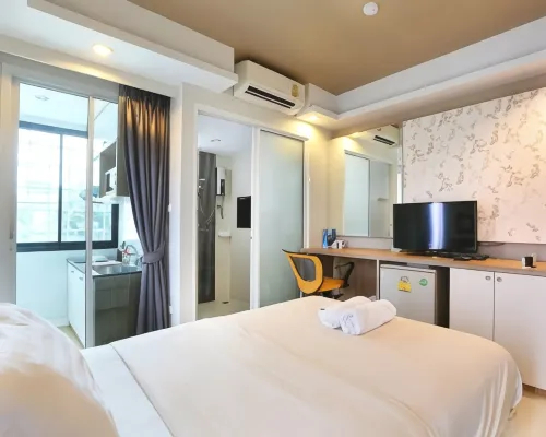 The Luxury Residence Hotels near Laem Samila