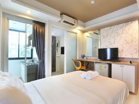 เดอะลักษ์เซอรี่ เรสซิเด้นส์