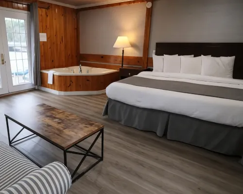 Algonquin Lakeside Inn