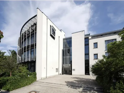 إن إتش ميونيخ أونترهاتشينج Hotels near Pflanzen Kölle Gartencenter GmbH & Co. KG Unterhaching