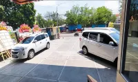 J&L Inn Semarang - parking