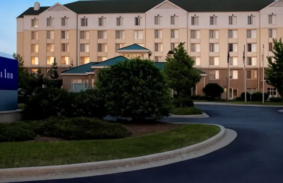 艾迪生希爾頓花園酒店