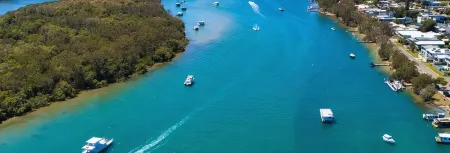 Betty on Hilton- Just steps from the Noosa river