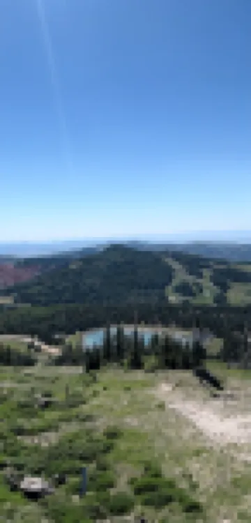 Custom Newly Discounted Condo. Minutes from Ski Slopes, Restaurant & Shopping.