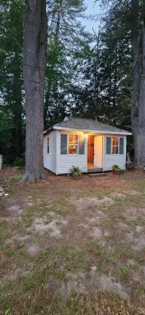 Cozy cottage on Pleasant Pond