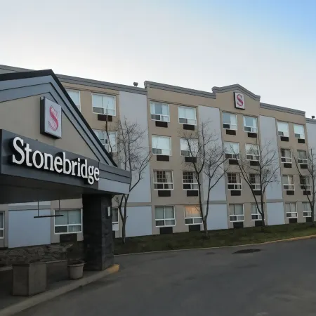 Stonebridge Hotel Отели в г. Форт Макмюррей