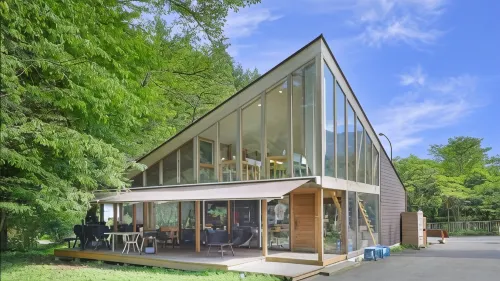 Onsen Glamping ShimaBlue Hotels in Nakanojo