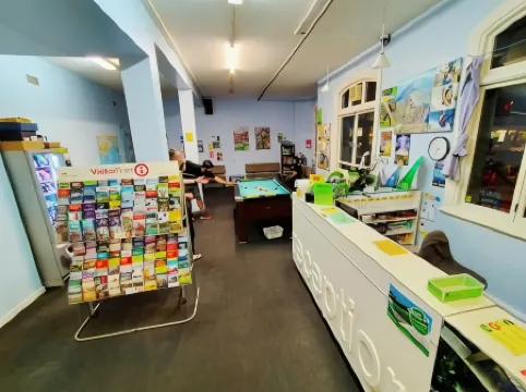 เซิร์ฟแอนสโนว์แบ็คแพ็คเกอร์ส