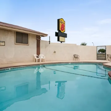 Super 8 by Wyndham Carlsbad