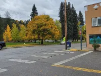 Cozy 1-bedroom apartment with AC, WiFi in serene Metaline Falls Hotele w: Pend Oreille County
