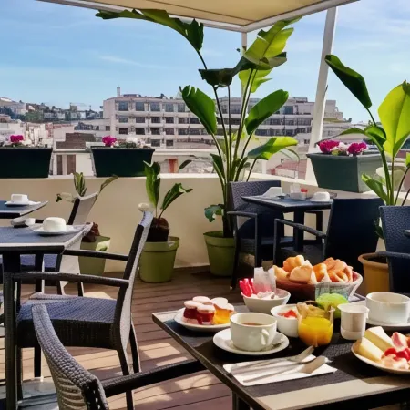 Hôtel Cannes Centre Univers