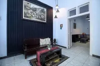 RedDoorz Near Stasiun Lawang