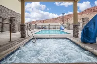 Comfort Suites Moab Near Arches National Park - Hot Tub