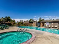 J Patrick Inn Hotels in Cambria