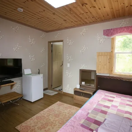 Yecheon Munpil Pension