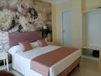 Atika & Atif - Guest House Train Station Venice