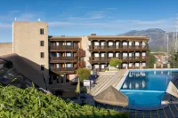 Parador de Tortosa - Pool