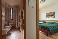 Hotel Pennile - موقف سيارات