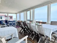 Oceanside - 4 Bedroom Family-Friendly Oceanfront Home - Wifi
