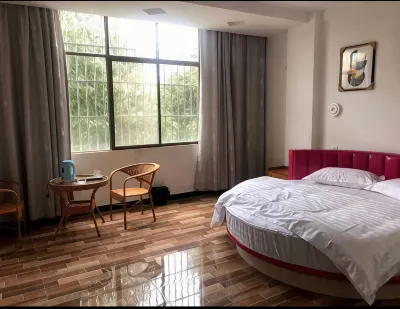 Longxin Business Hotel Hotel di Malong District