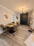 Stylish granny apartment with box-spring bed - 무료 와이파이