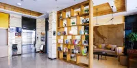 Yeste Hotel (Yingshan Hot Spring) - parking