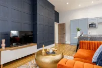 Gorgeous Beach-Front 2-Bed Apt w/ Free Gym & PKG - Apartments