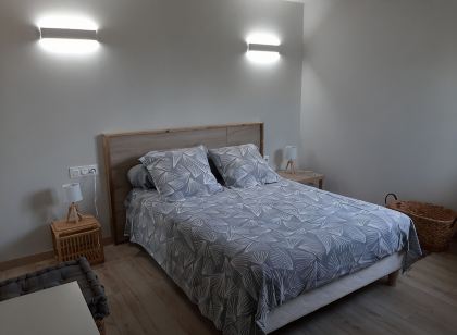 T2 house with small adjoining plot, very nice.