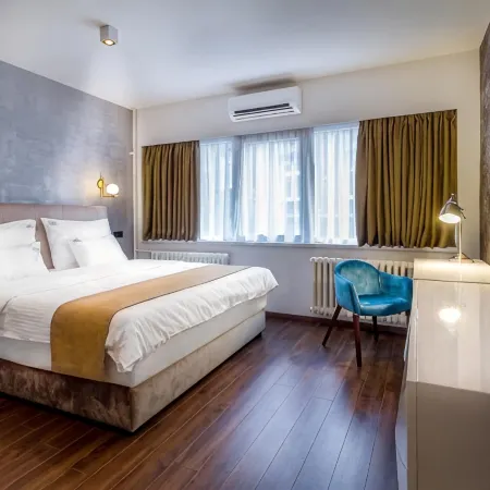 Level Luxury Suites