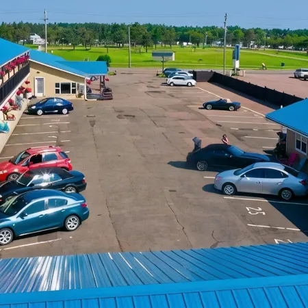 Parlee Beach Motel