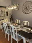 SERENITY IN THE CITY - 5 BR College Ave by F & M