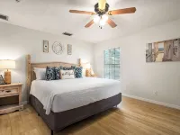 6Br! Sleeps 15+ Htd Pool, Putting Green, Theater, Game Rm, 5 mi to Beaches, Ami Hotels in West Bradenton