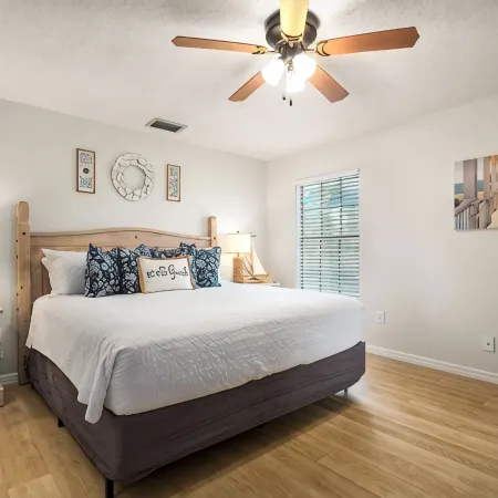 6Br! Sleeps 15+ Htd Pool, Putting Green, Theater, Game Rm, 5 mi to Beaches, Ami Отели в г. Уэст-Брейдентон