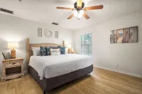 6Br! Sleeps 15+ Htd Pool, Putting Green, Theater, Game Rm, 5 mi to Beaches, Ami
